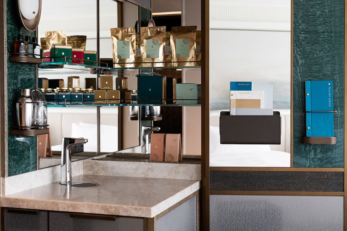 55-inch lcd tv with satellite channels, tv