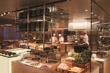 6 間餐廳，供應早餐、午餐和晚餐，國際料理