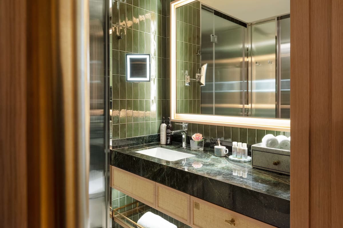 Premium bedding, minibar, in-room safe, desk