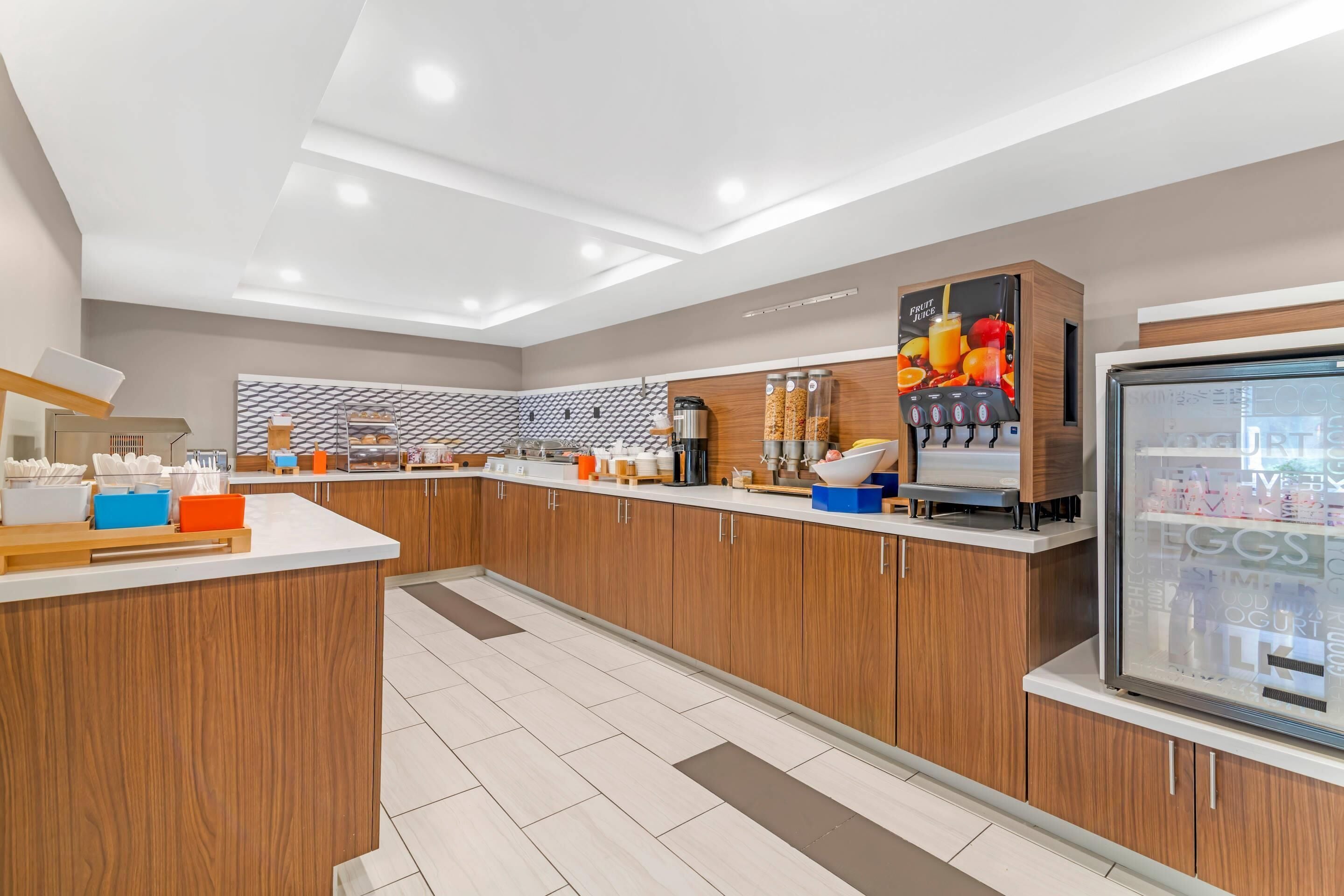 Free buffet breakfast 