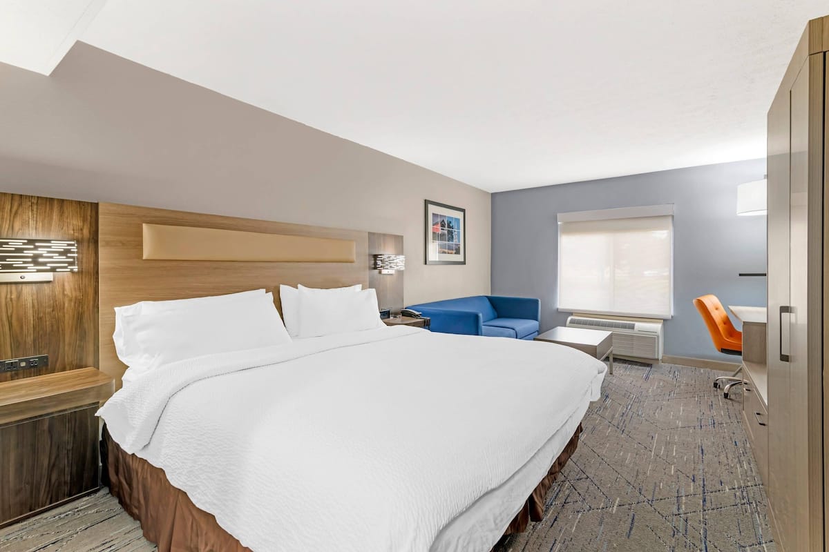 In-room safe, desk, iron/ironing board, free cots/infant beds
