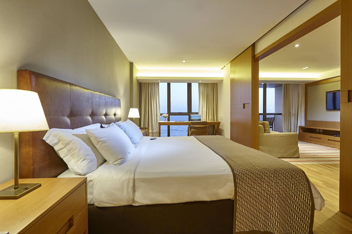 Premium bedding, minibar, in-room safe, desk