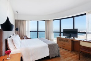 Ropa de cama de alta calidad, minibar, caja fuerte y escritorio