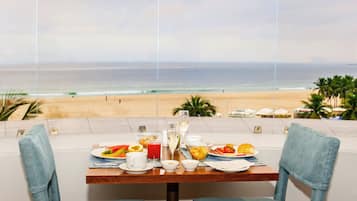 Daily buffet breakfast for a fee