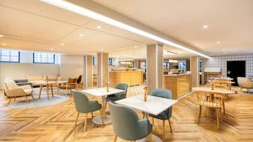 Dagelijks continentaal ontbijt (EUR 19 per persoon)