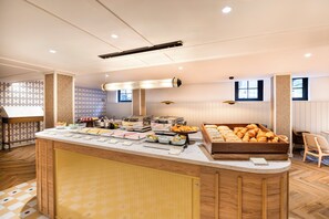 Se ofrece un desayuno continental entre semana (por un coste adicional)