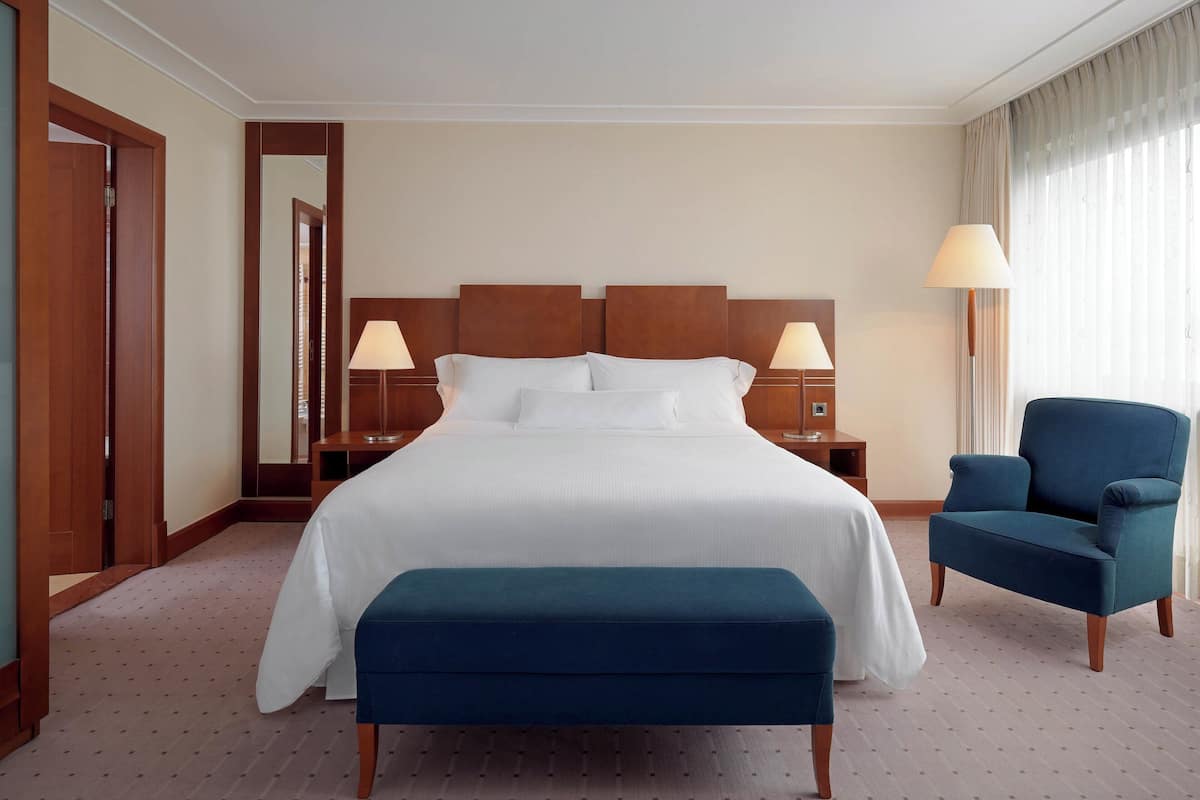 Westin, Phòng Suite Junior, 1 phòng ngủ | Bộ đồ giường cao cấp, minibar, két bảo mật tại phòng, bàn 