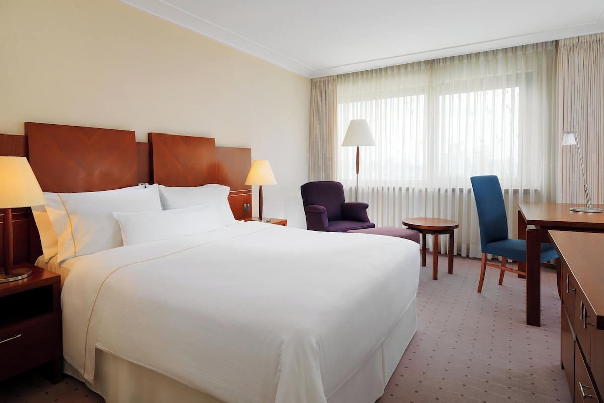 Premium bedding, minibar, in-room safe, desk