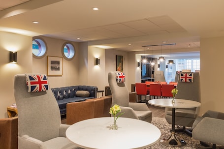 Lobby sitting area. King George Hotel