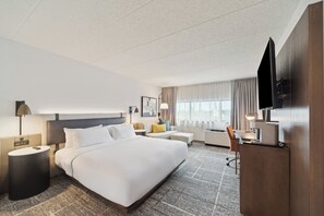 Room, 1 King Bed, Roll-in Shower (Worklife, Comm Access) | Desk, blackout drapes, free WiFi, bed sheets