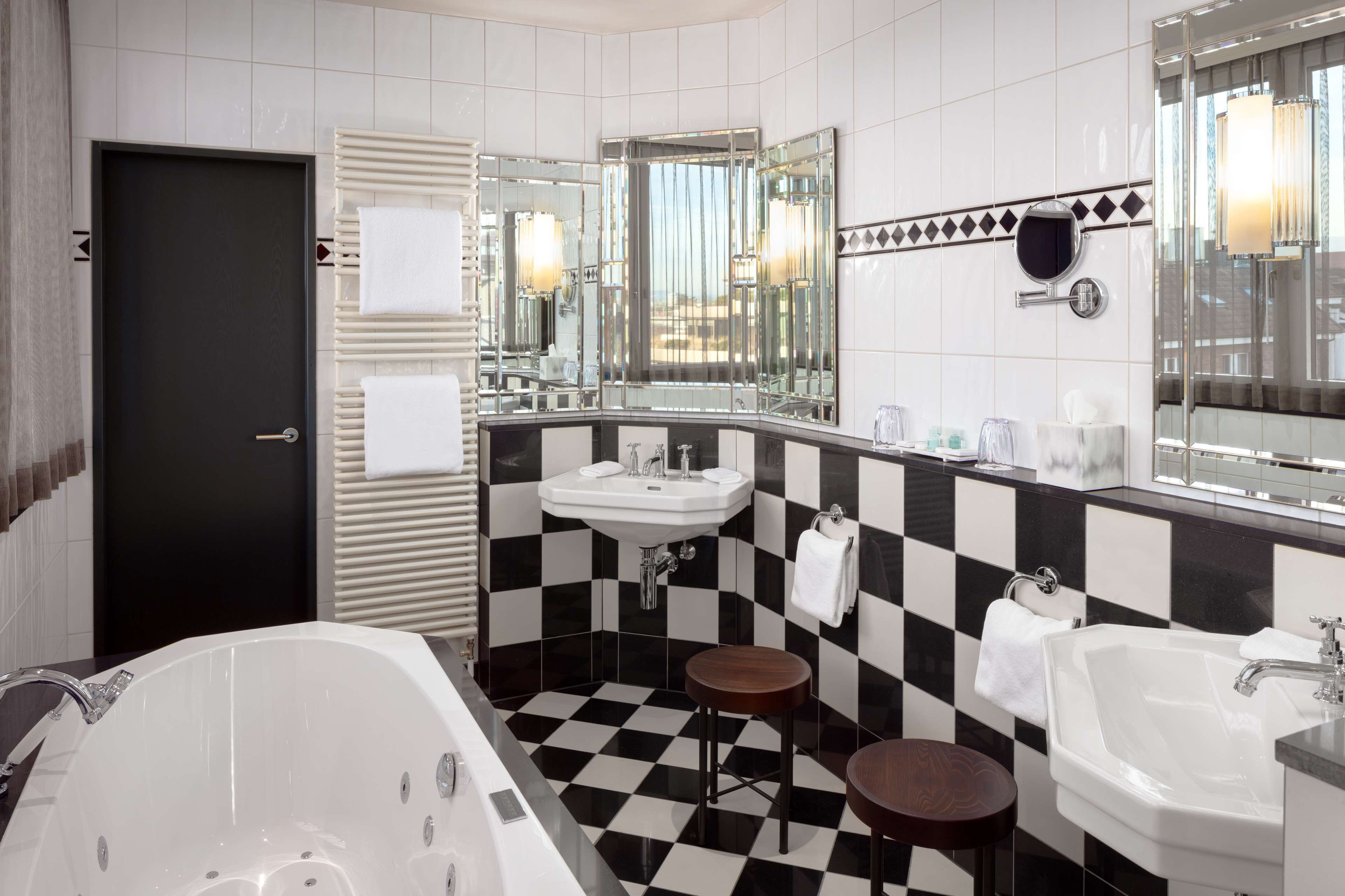 victoria suite | bathroom | free toiletries, hair dryer, towels