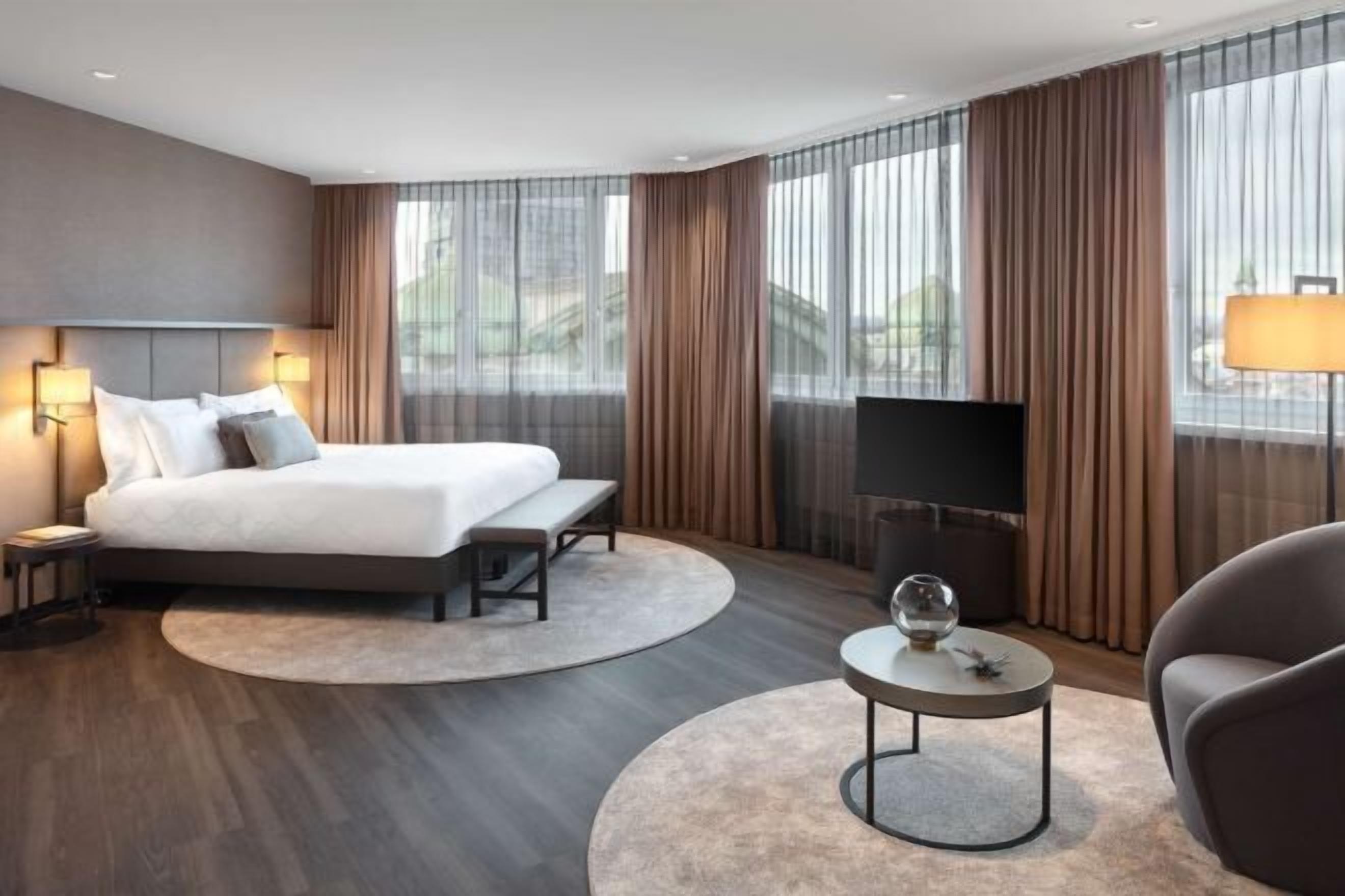 Ropa de cama hipoalergénica y minibar 