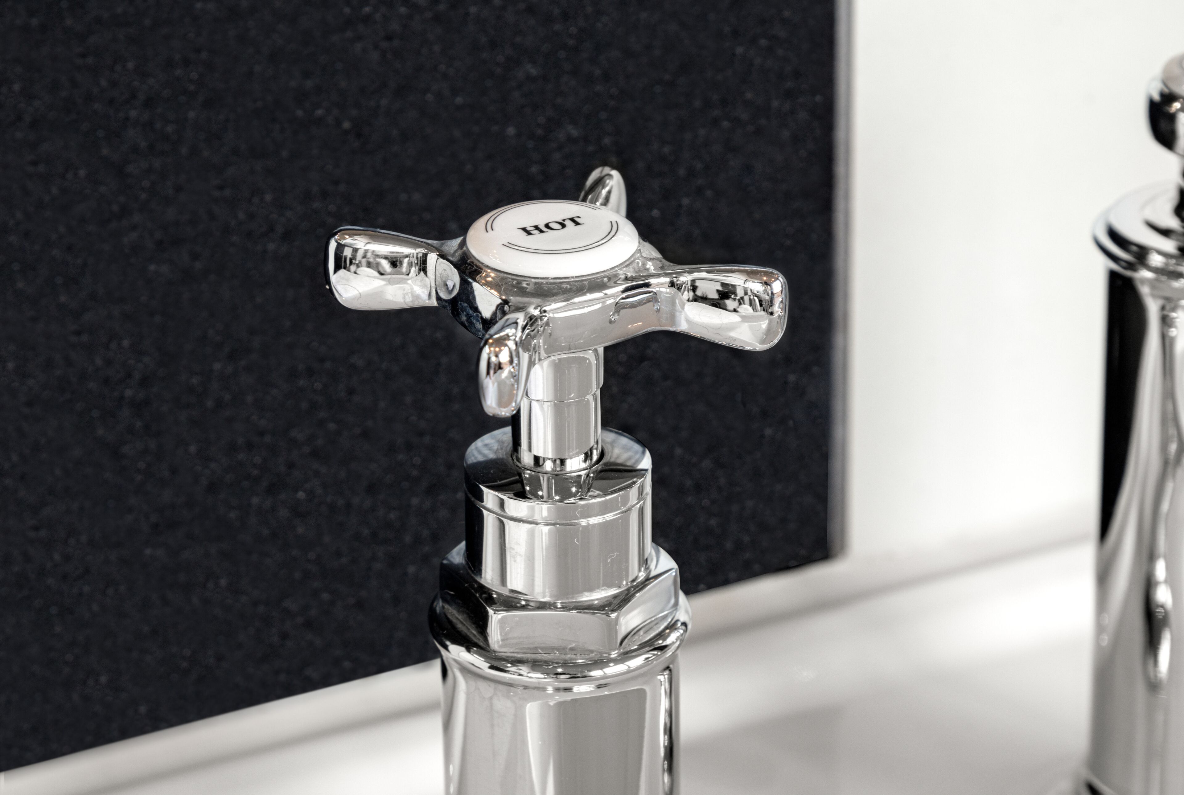 single room | 1 bedroom, hypo-allergenic bedding, minibar, in-room safe