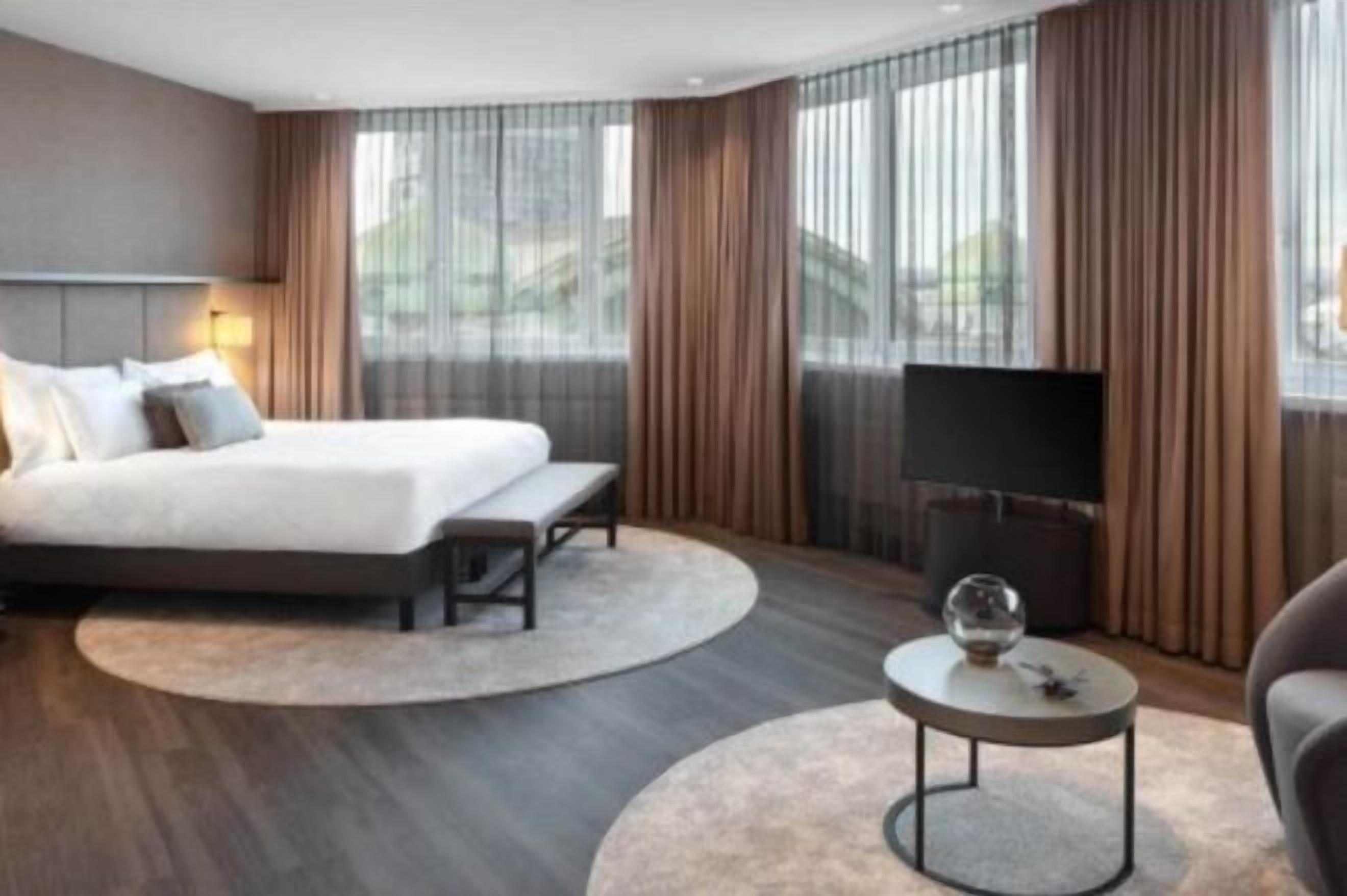 Ropa de cama hipoalergénica y minibar 