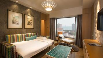 Down duvets, in-room safe, desk, laptop workspace