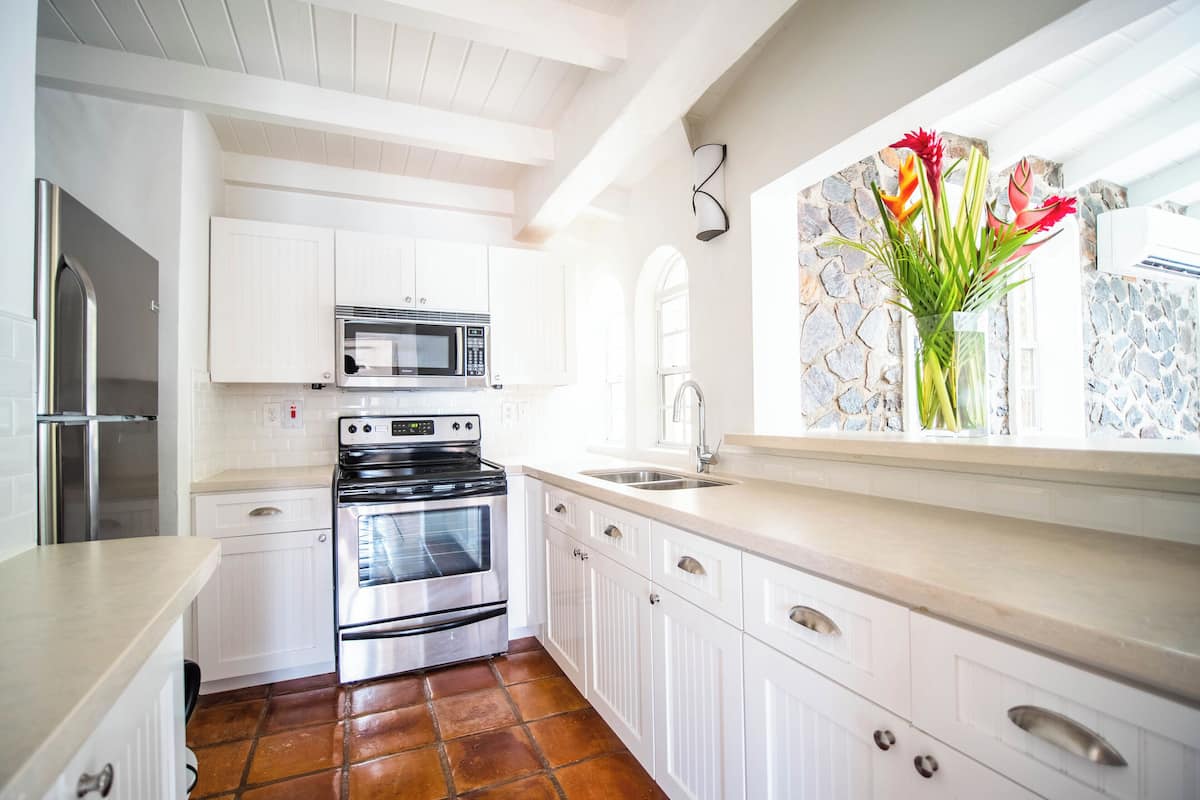 coffee/tea maker, high chair