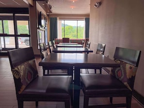 Breakfast area