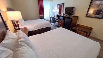 Standardværelse - 2 queensize-senge - ikke-ryger | Premium-sengetøj, senge med topmadrasser, pengeskab på værelset