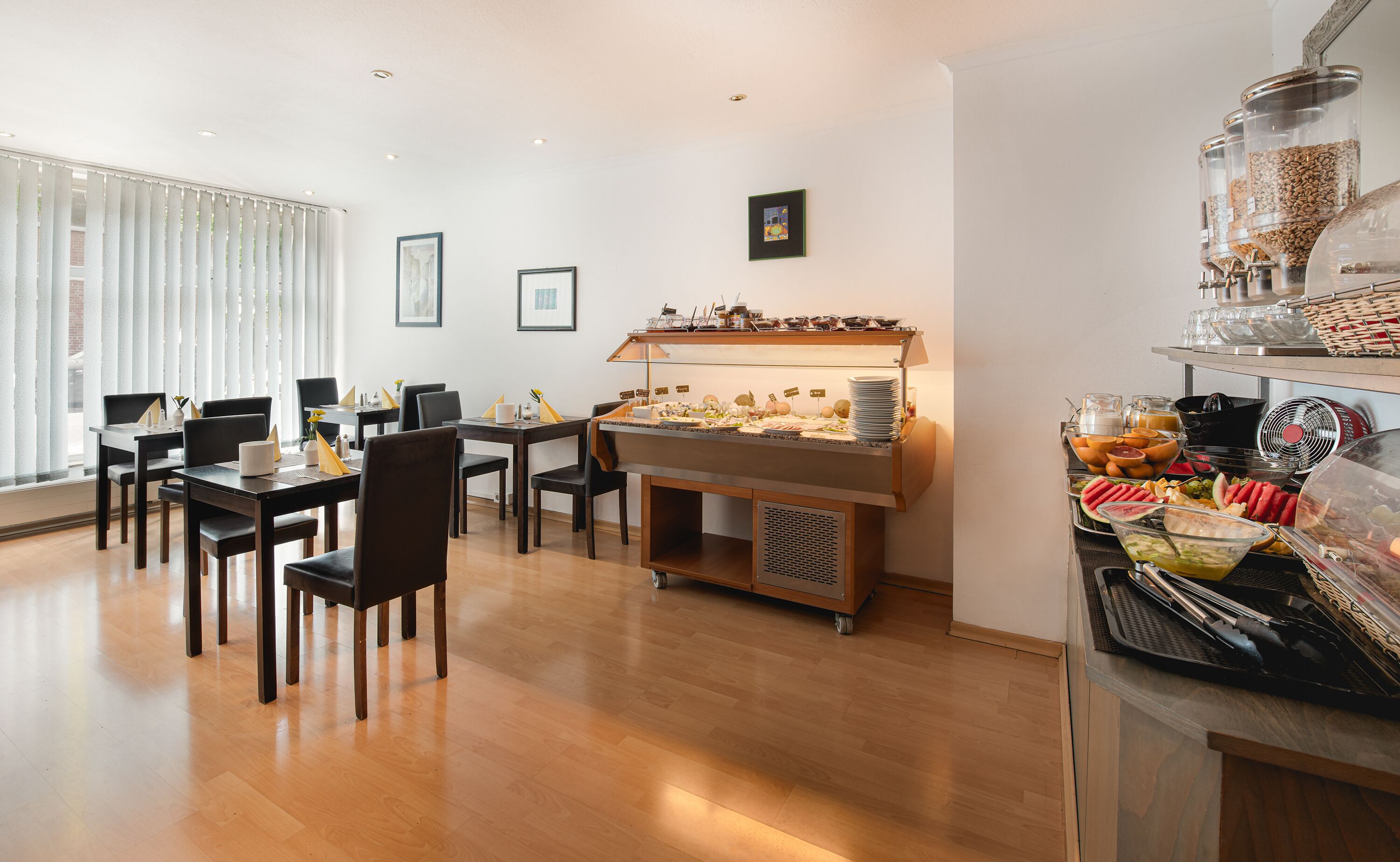 daily continental breakfast (eur 7.90 per person)