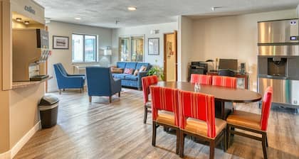 Yellowstone River Inn & Suites