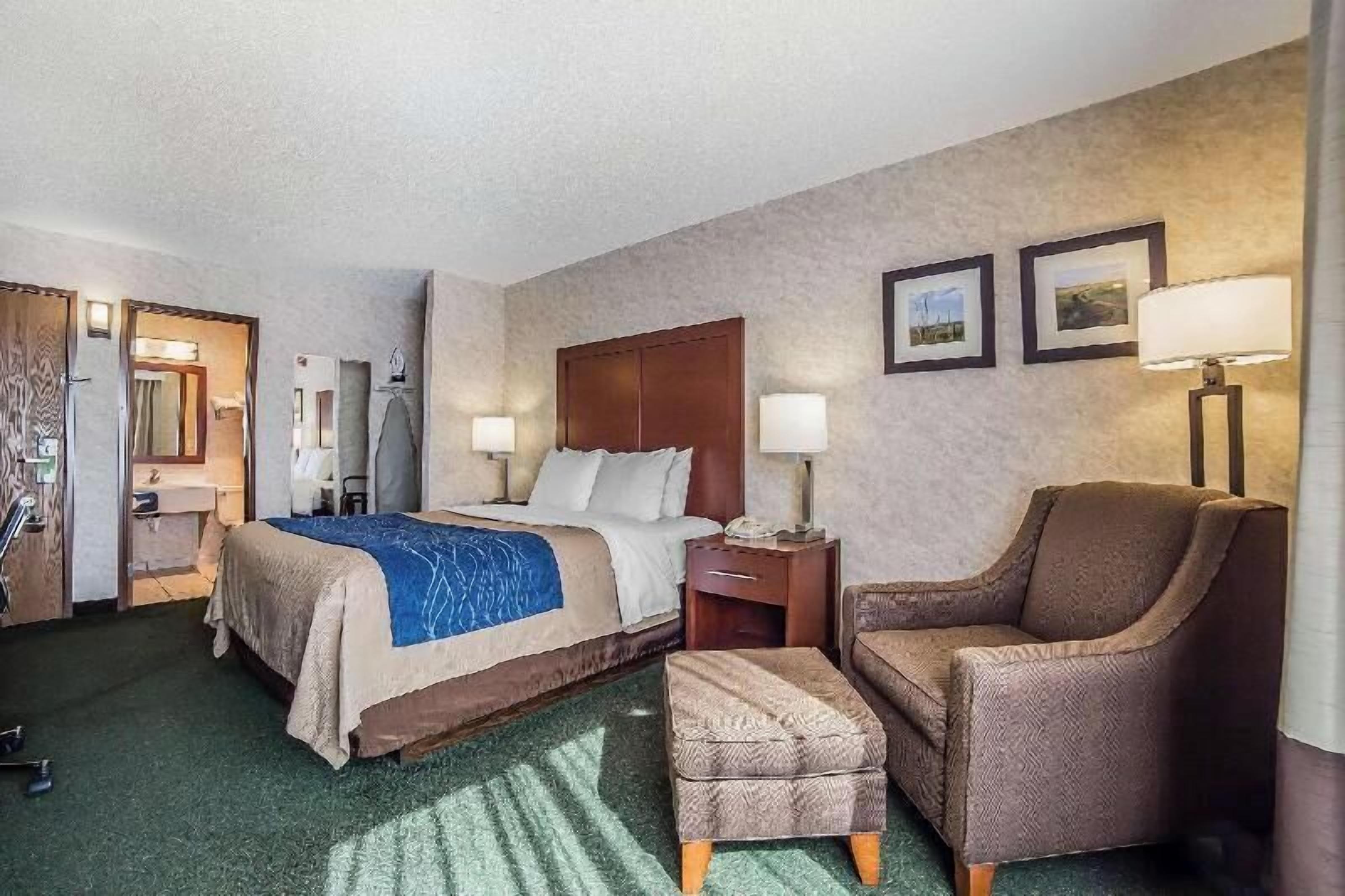 Pillowtop beds, in-room safe, laptop workspace, blackout drapes