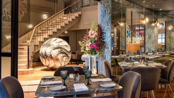 Breakfast, lunch and dinner served