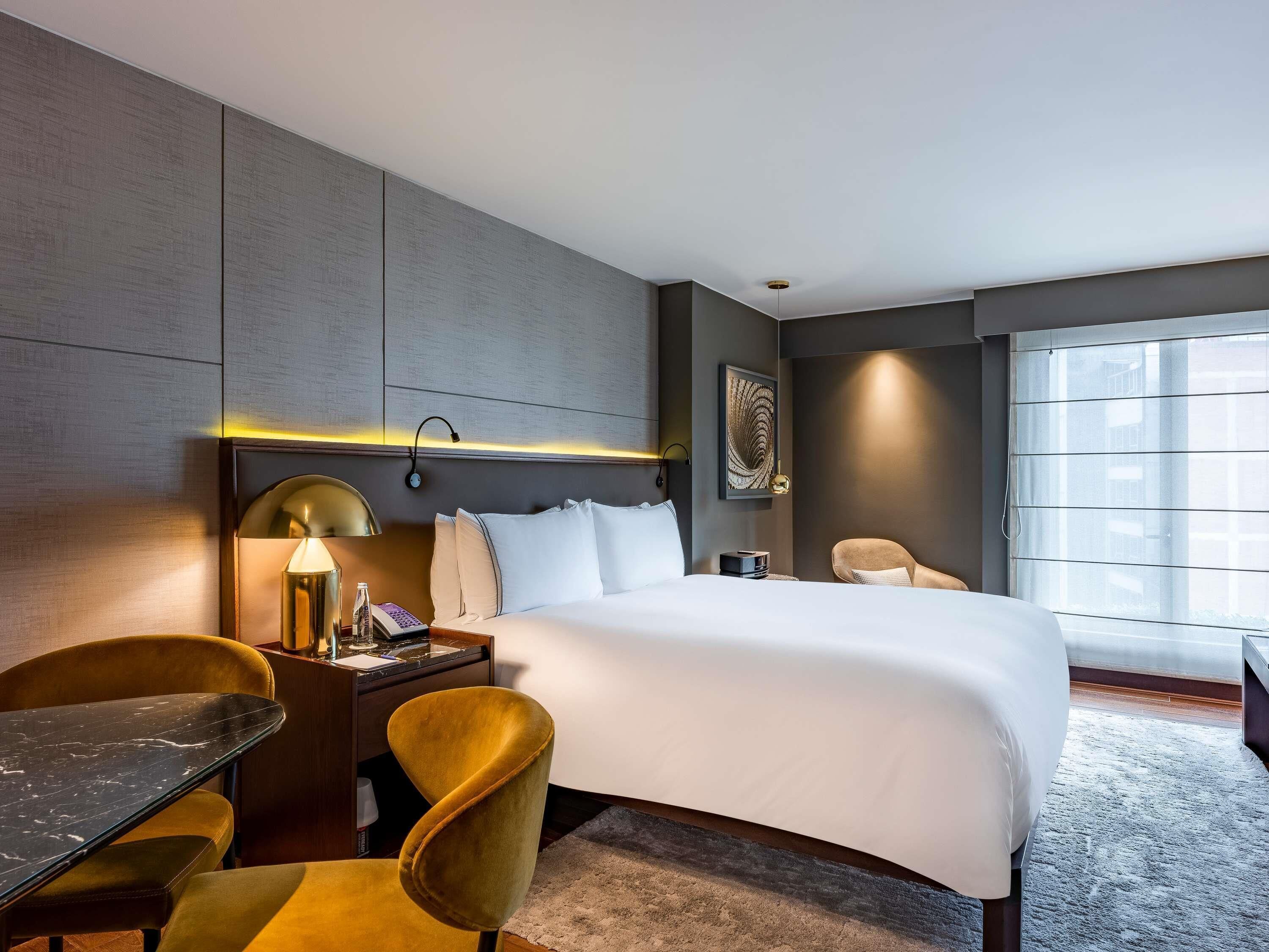 Superior Room, 1 Queen Bed | Minibar, in-room safe, soundproofing, iron/ironing board