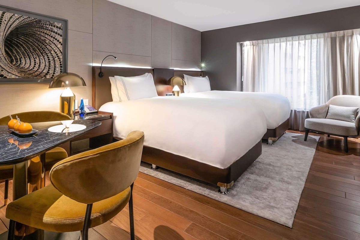 Luxury Room, 1 King Bed | Minibar, in-room safe, soundproofing, iron/ironing board