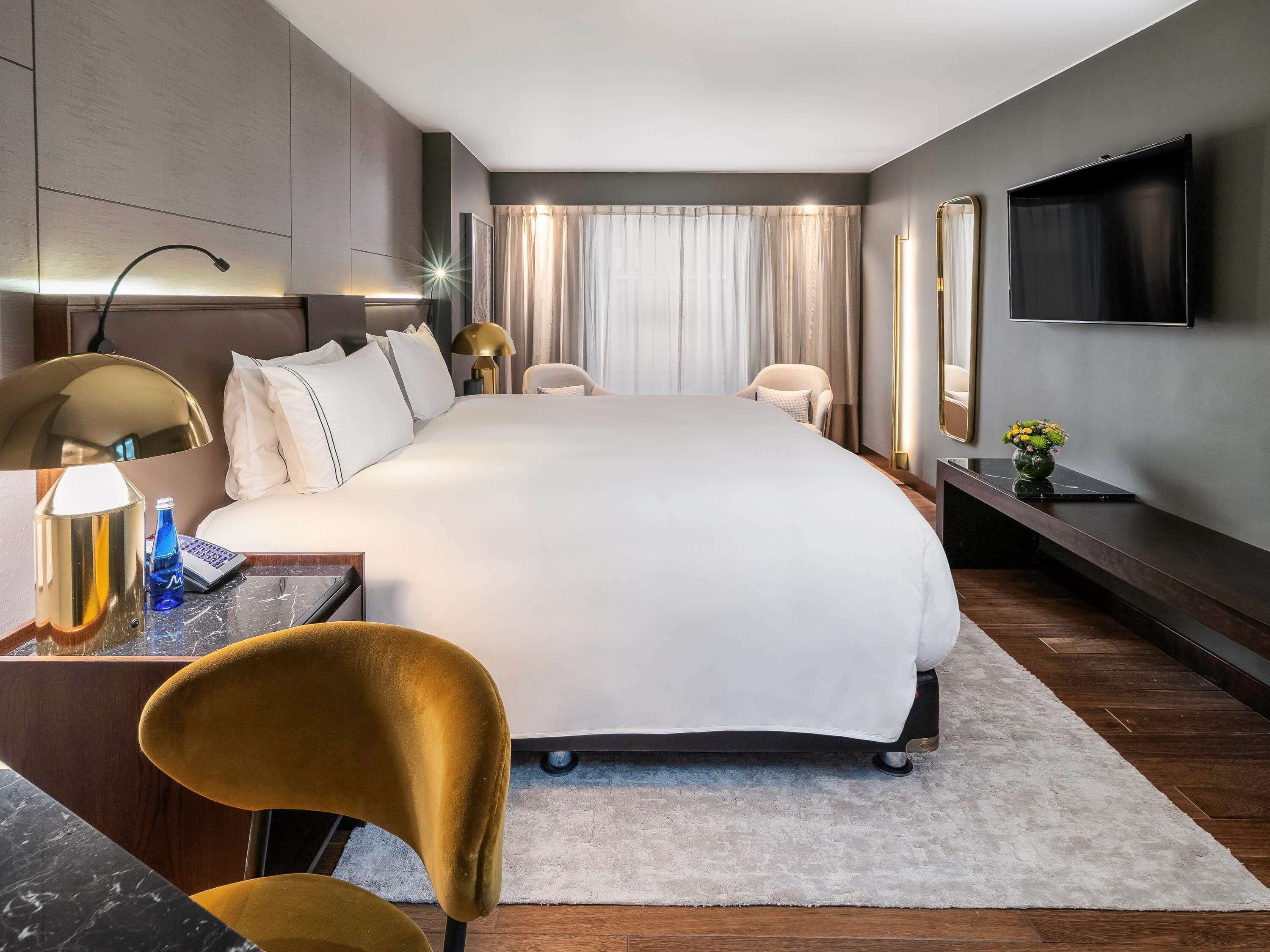 Minibar, caja de seguridad en la habitación y insonorización 