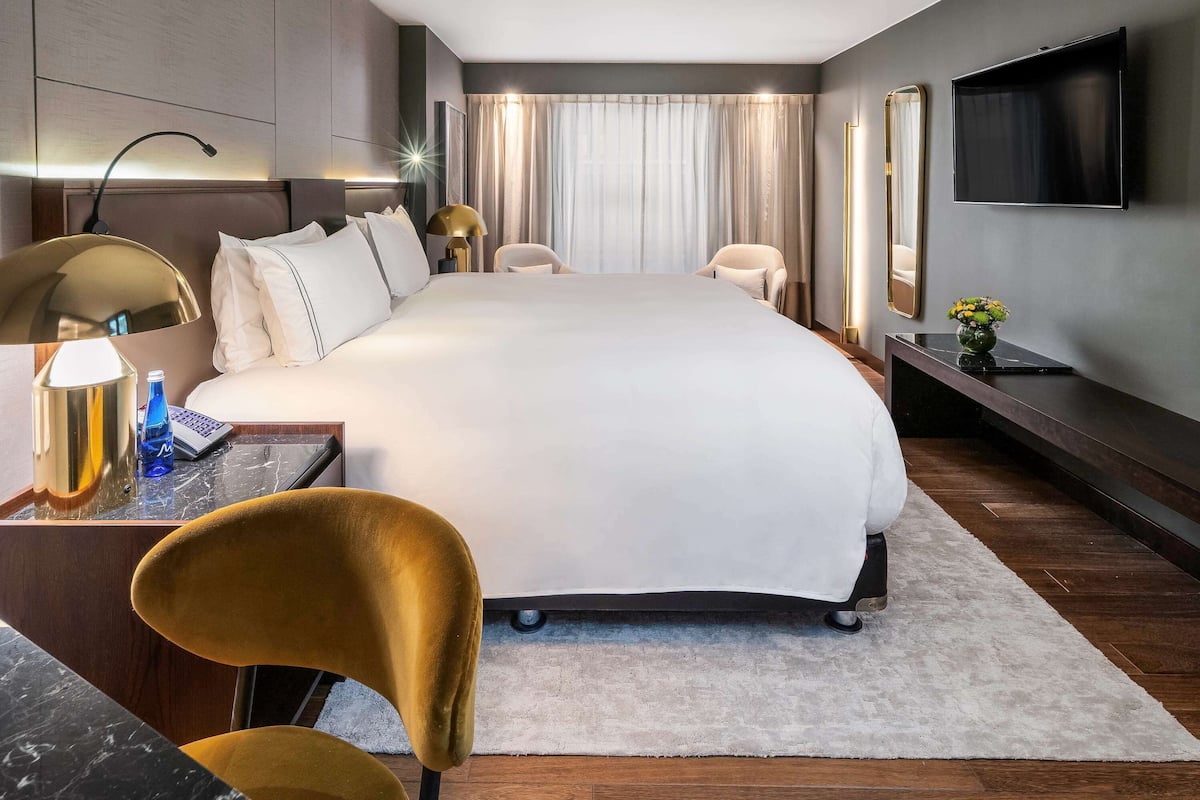 Minibar, in-room safe, soundproofing, iron/ironing board