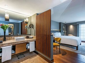 Superior Room, 1 Queen Bed | Bathroom | Shower, designer toiletries, hair dryer, bathrobes