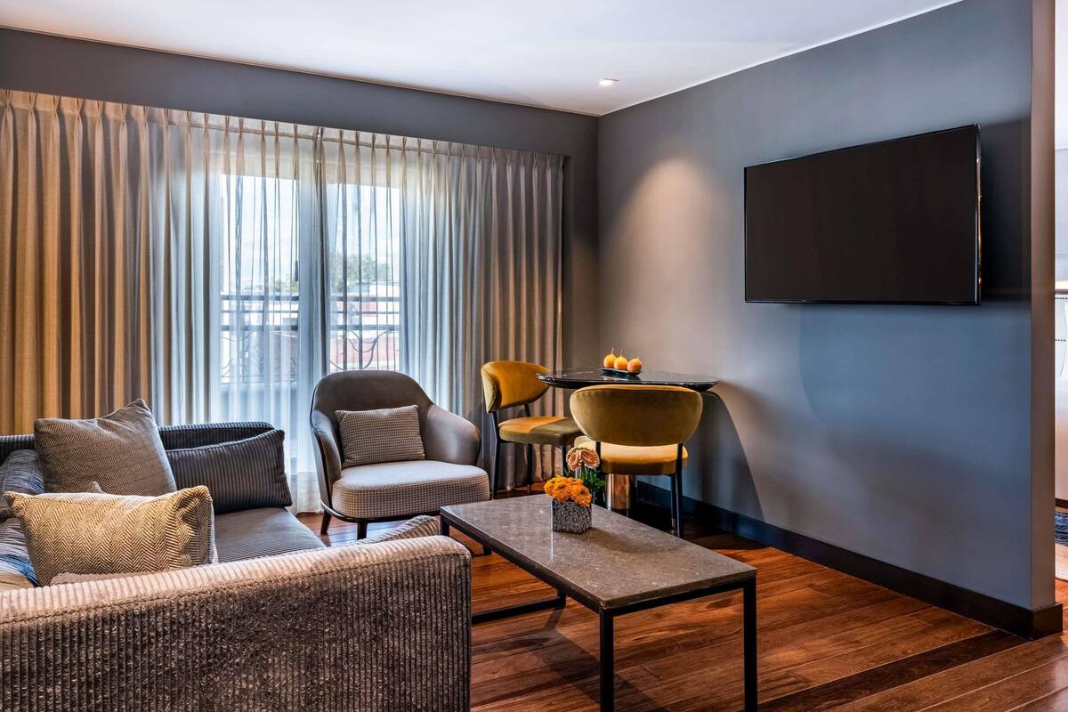 Junior Suite Room with King Size Bed and Sofa Bed