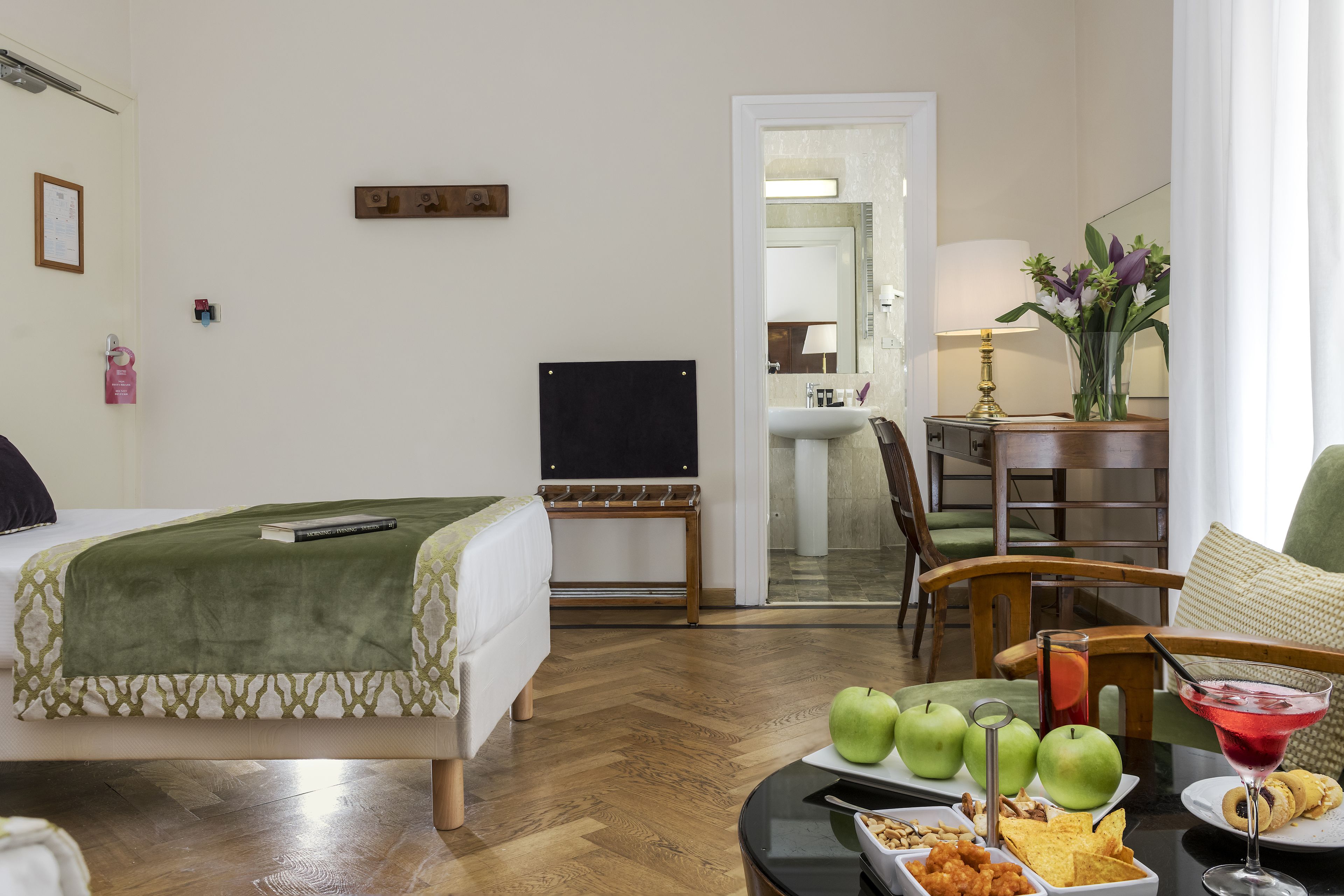 classic double or twin room | bathroom | separate bathtub and shower, free toiletries, hair dryer, bidet