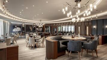 Aperto a colazione, pranzo e cena, cucina locale