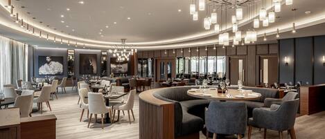 아침 식사, 점심 식사, 저녁 식사 제공, 현지 요리