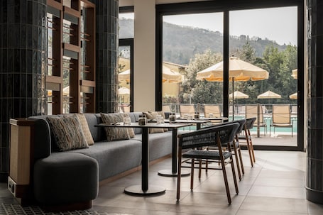 Se sirven desayunos, almuerzos y cenas; cocina local. Radisson Blu Hotel, Florence