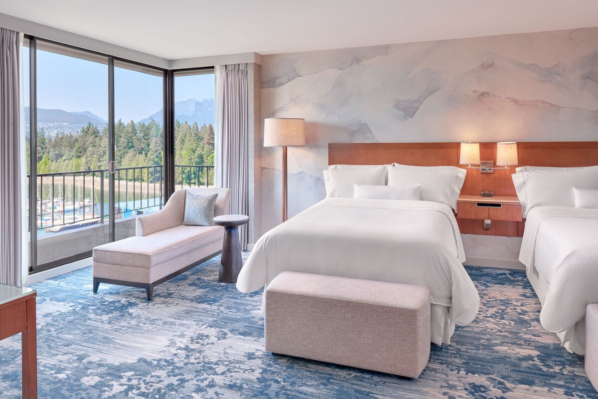 Premium bedding, down comforters, in-room safe, desk