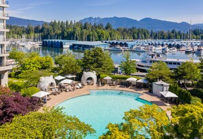 Indoor pool, outdoor pool, pool cabanas (surcharge), pool umbrellas - The Westin Bayshore, Vancouver (Vancouver)