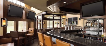 DoubleTree by Hilton Hartford - Bradley Airport