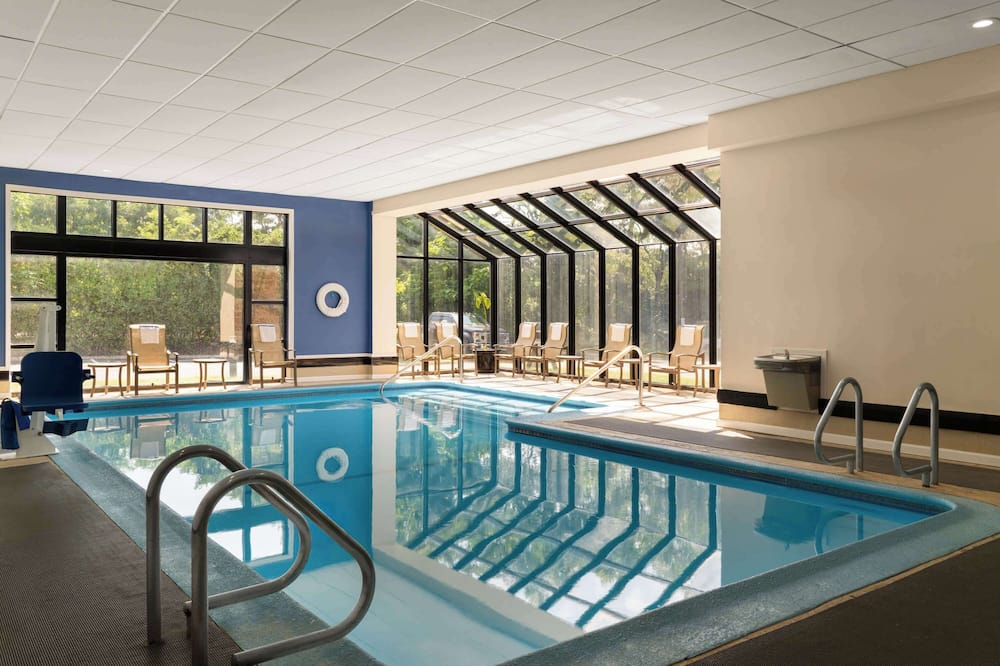 DoubleTree by Hilton Hartford - Bradley Airport