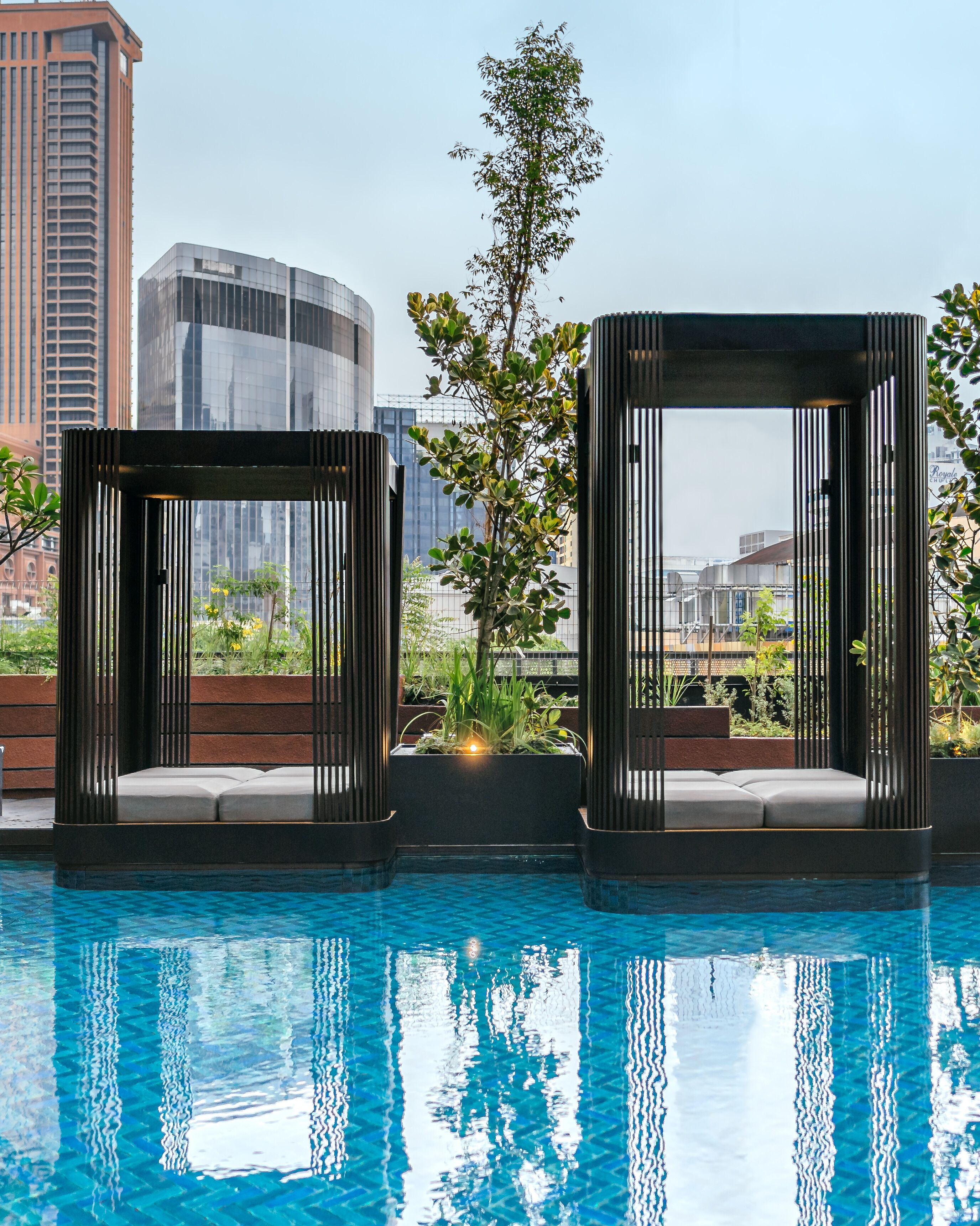 outdoor pool, open 7:00 am to 8:00 pm, free pool cabanas, pool loungers