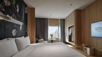 Lifestyle Premier King | Minibar, in-room safe, blackout drapes, iron/ironing board