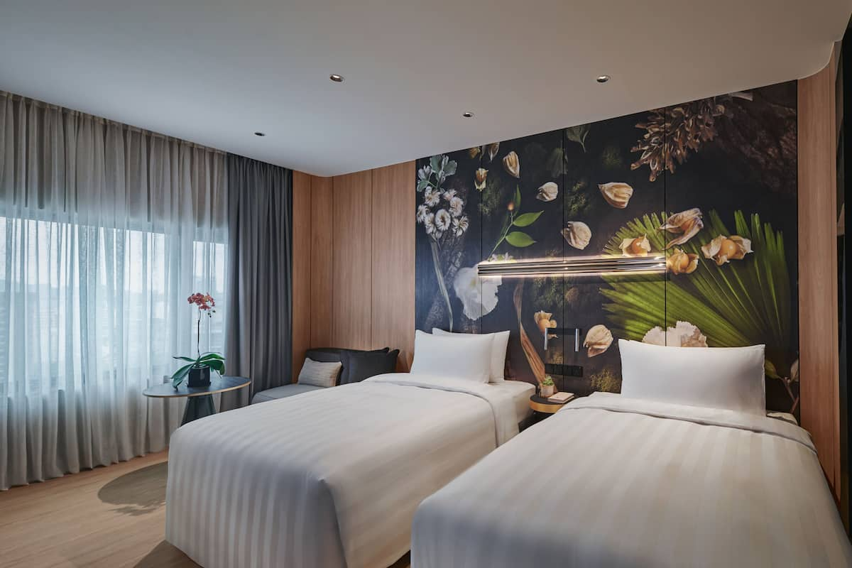 Premier Double Room (Lifestyle) | Peti besi dalam bilik, langsir/tirai gelap terus 