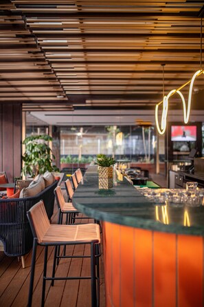 Poolside bar - PARKROYAL COLLECTION Kuala Lumpur (Kuala Lumpur)