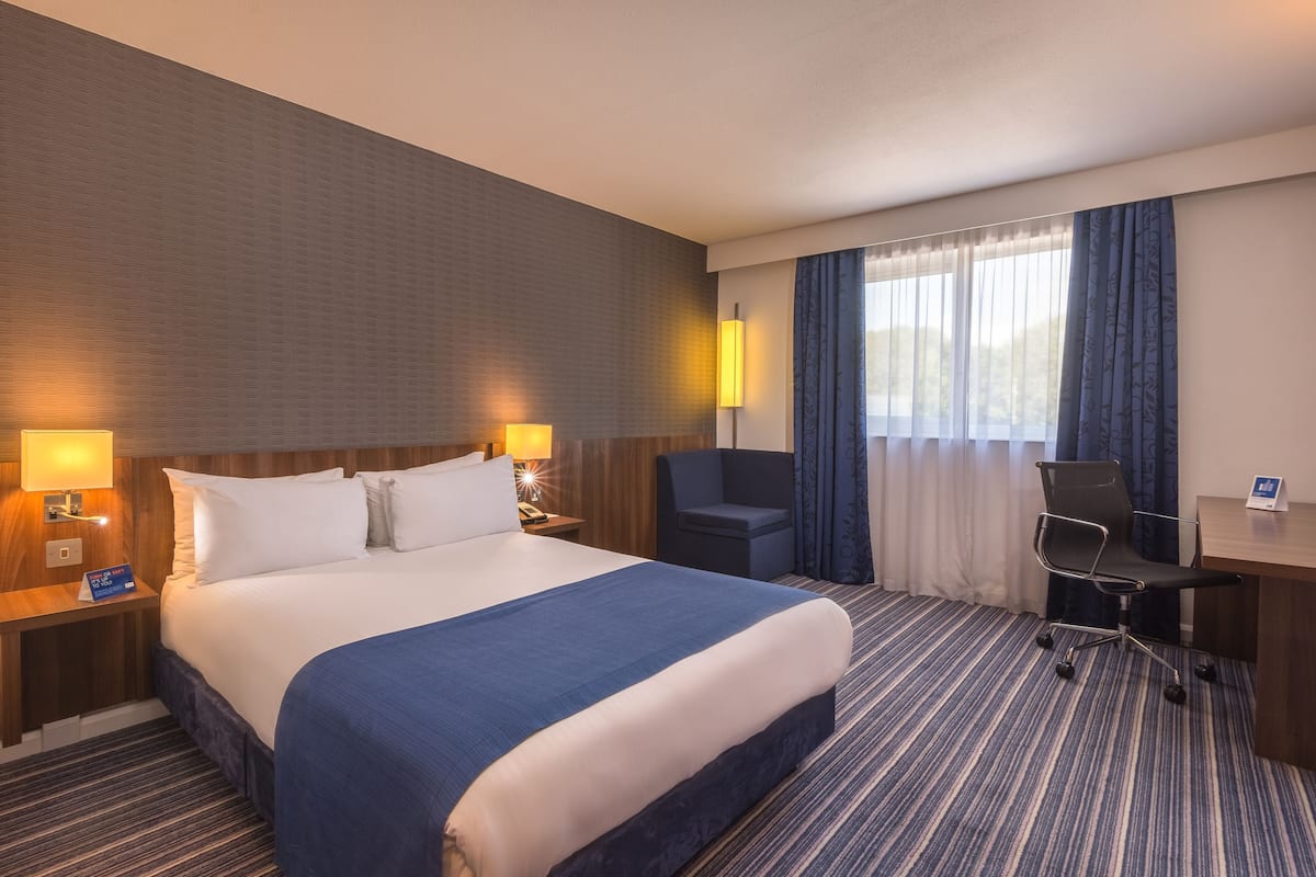In-room safe, desk, laptop workspace, blackout curtains