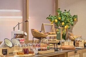 Desayuno buffet todos los días (con cargo)