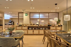 Daily buffet breakfast (EUR 17 per person)