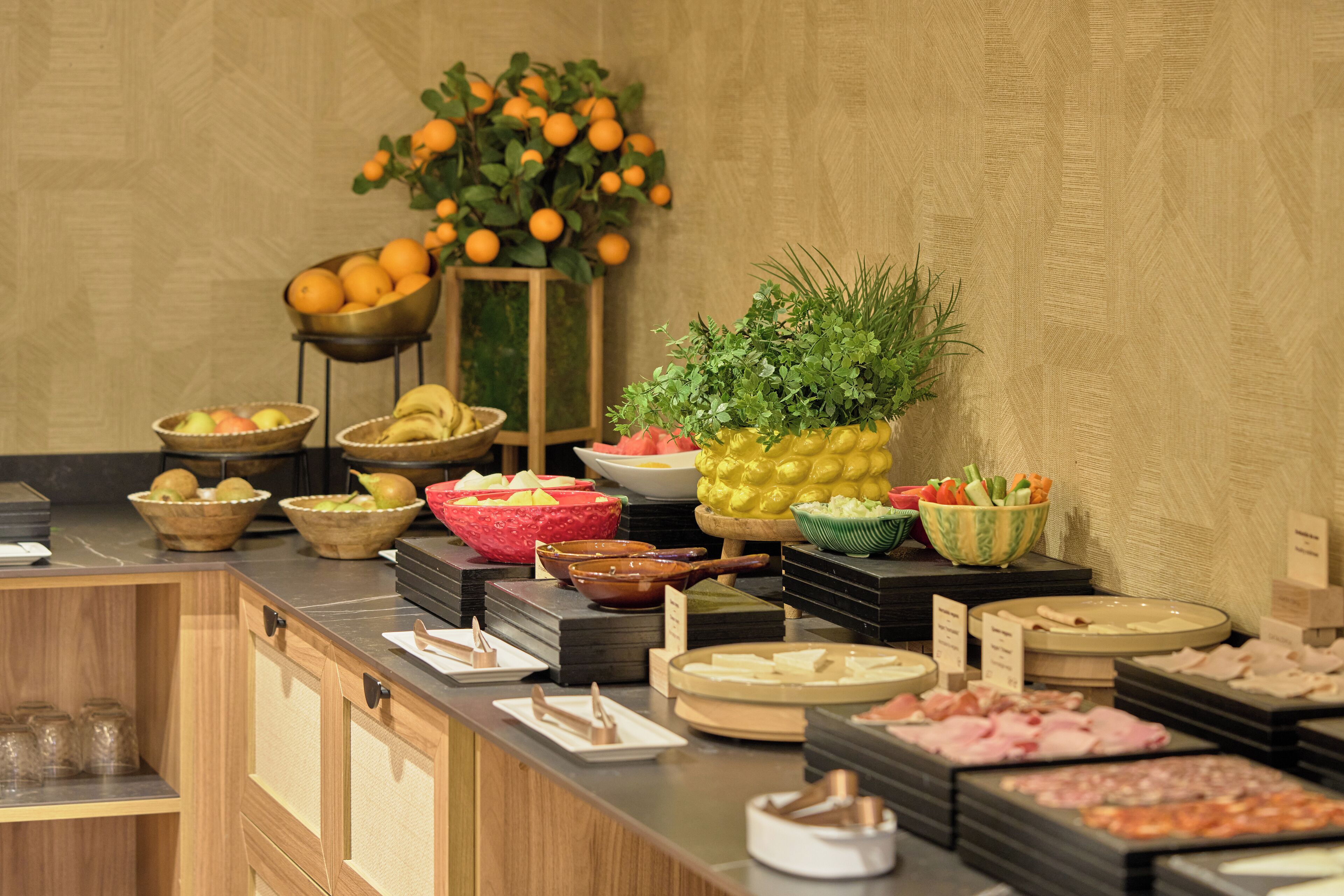 Daily buffet breakfast for a fee