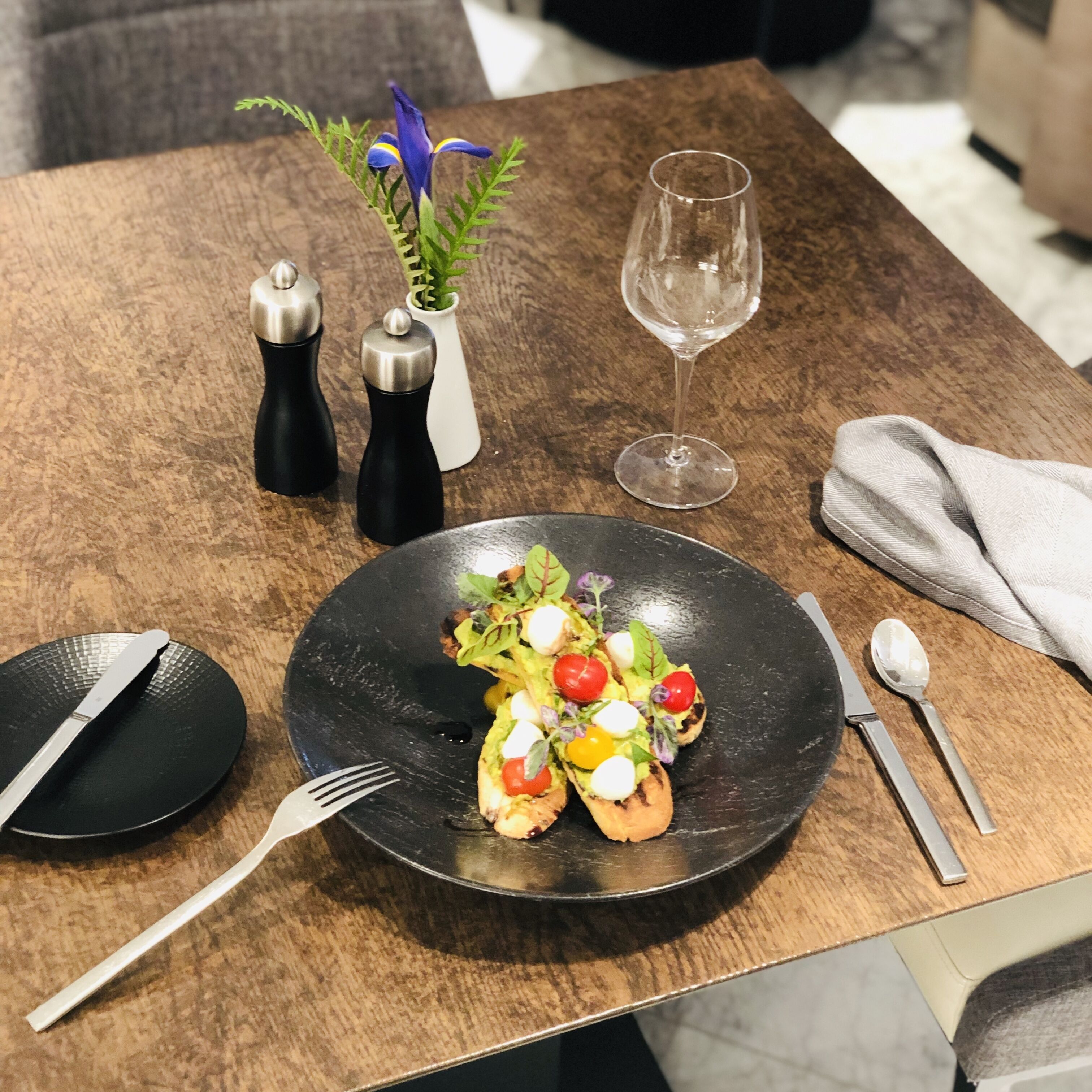 تقديم الإفطار والغداء والعشاء