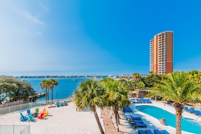 Surf & Sand Hotel